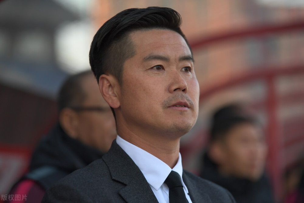女性尿孔被撑开调教